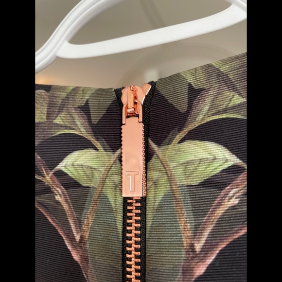 Ted Baker Fredica Peach/Cherry Blossom Dress - US Size 6 (Ted Size 2) - Picture 4 of 8